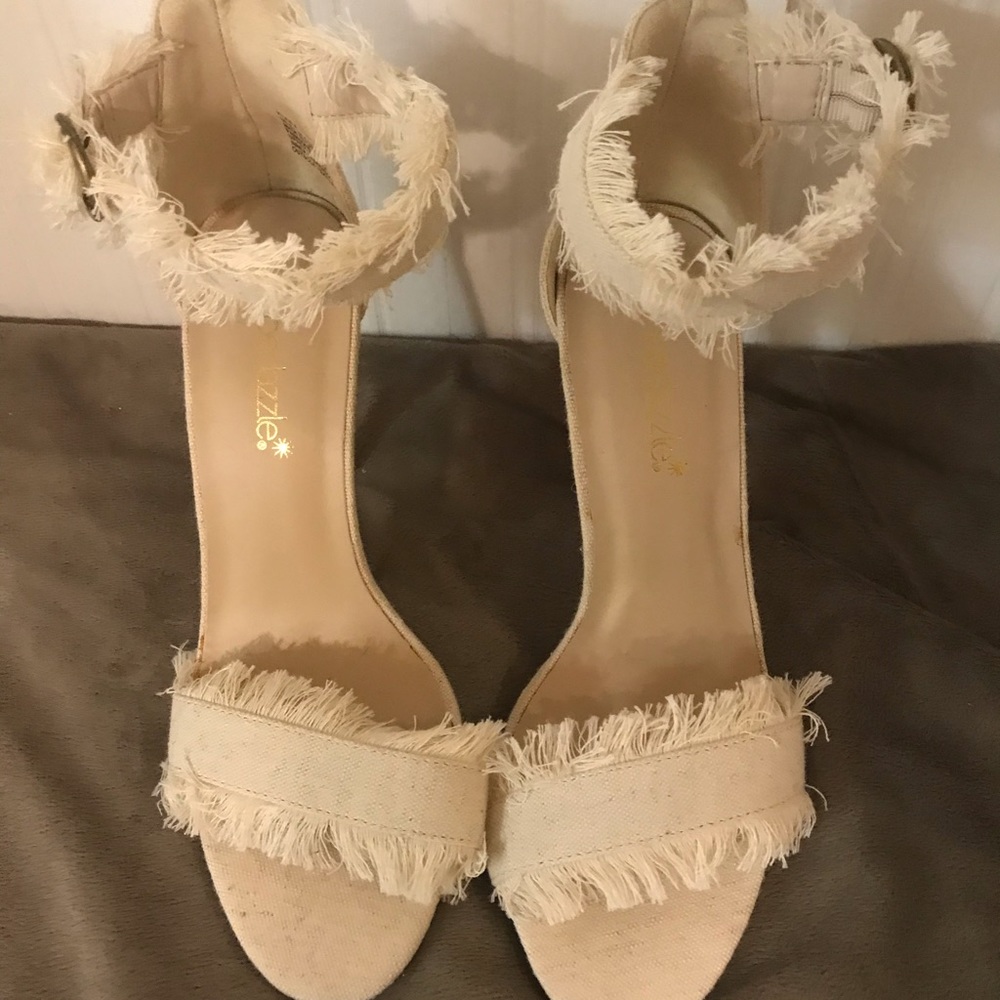 NEW Shoedazzle Heels